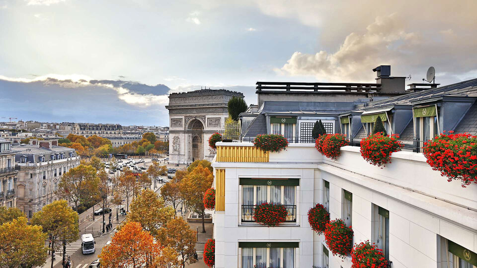 Hotel Napoleon teaser