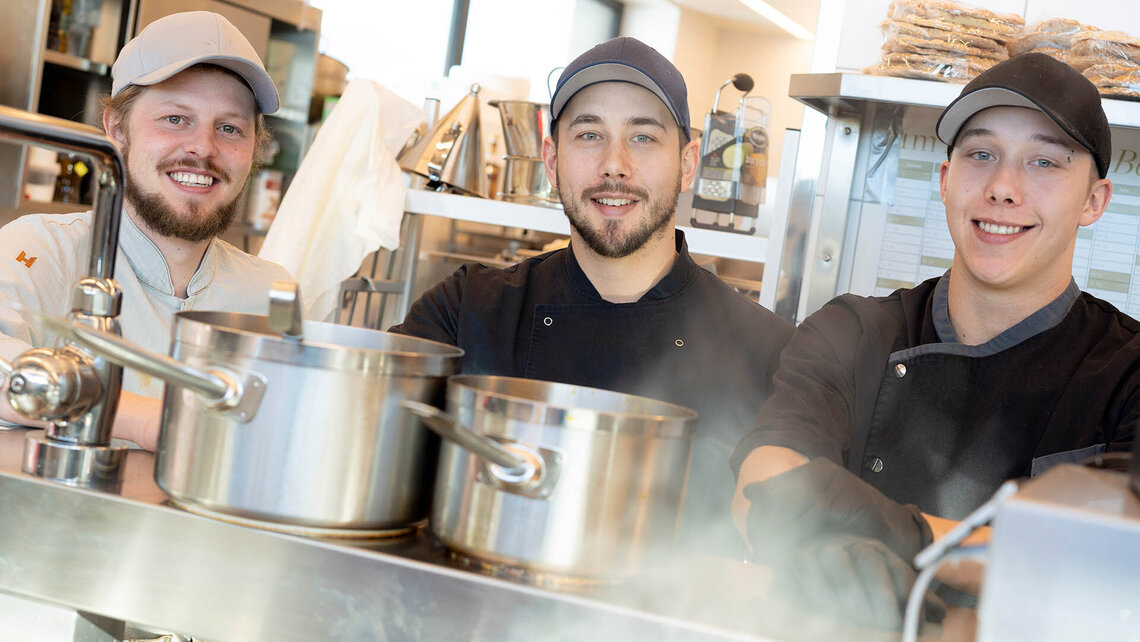 Cooks at work Küche der Schultz Gruppe im Zillertal