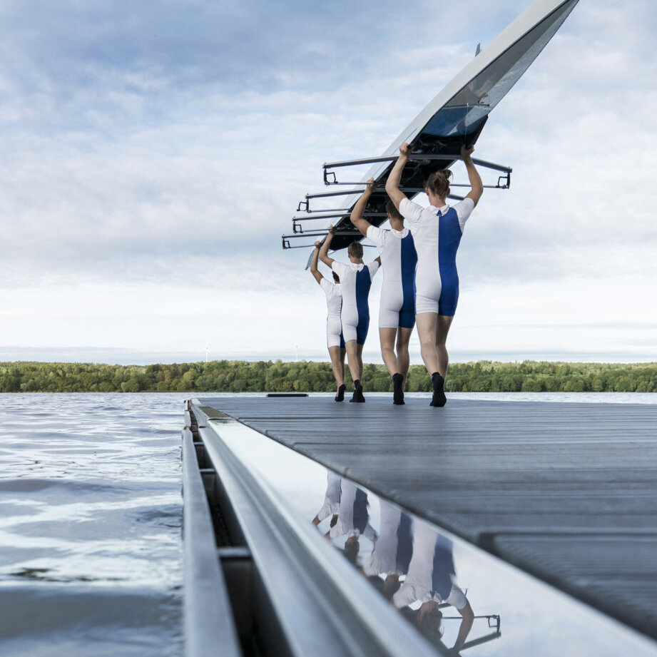 4er Kanu auf dem Steg